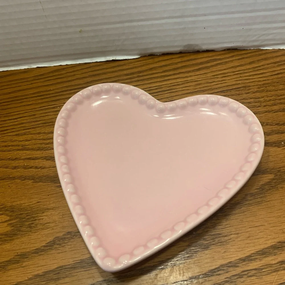 Charming 4 Heart-Shaped Ceramic Plate Set Williams Sonoma Dessert, Snack,